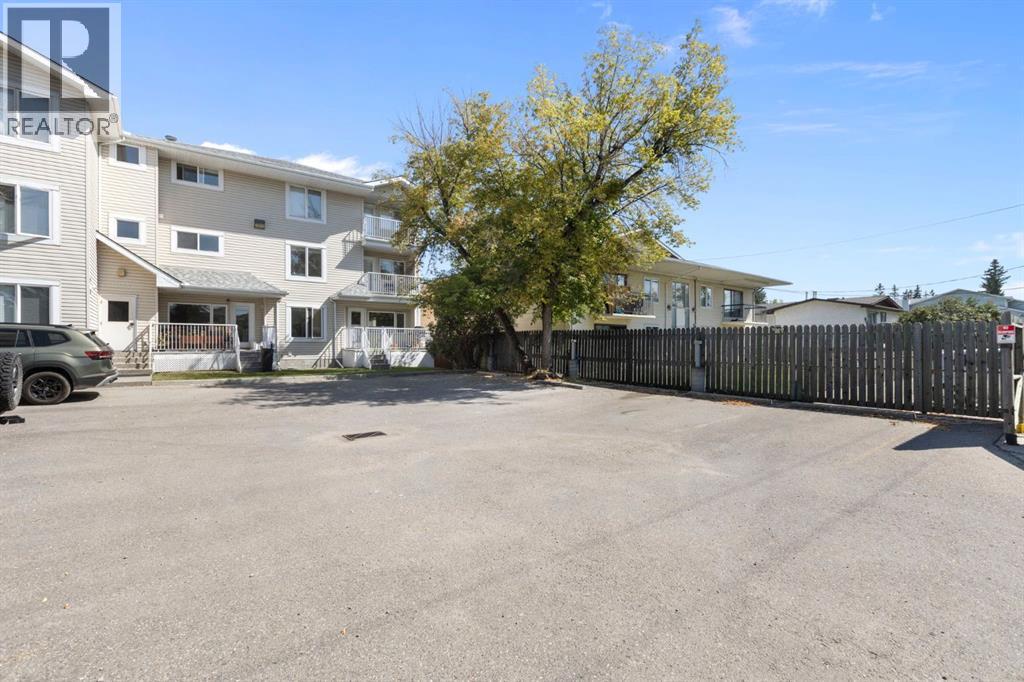 Single Family House for Sale in    Street NW Bowness Calgary 