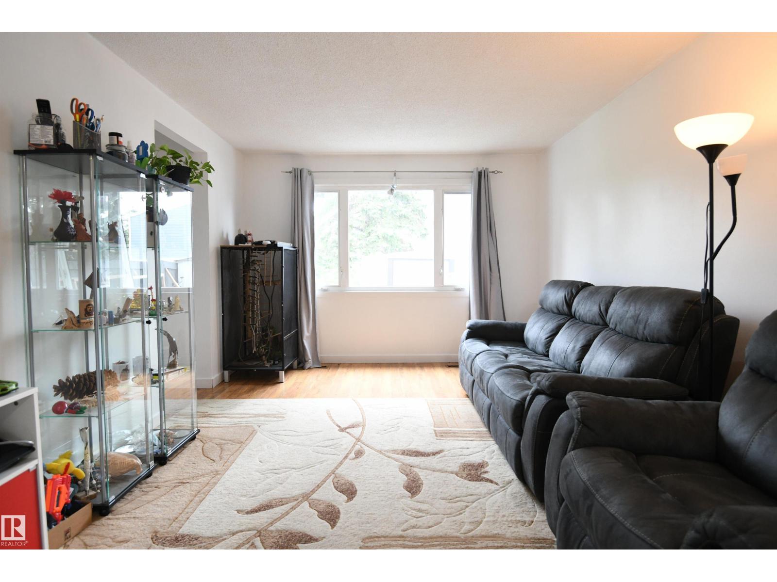 Photo 5 of 227 Callingwood Two Tw Nw, Edmonton AB