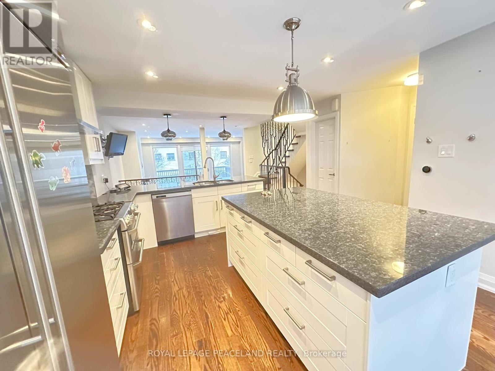 Photo 18 of 47 Melgund Road, Toronto ON