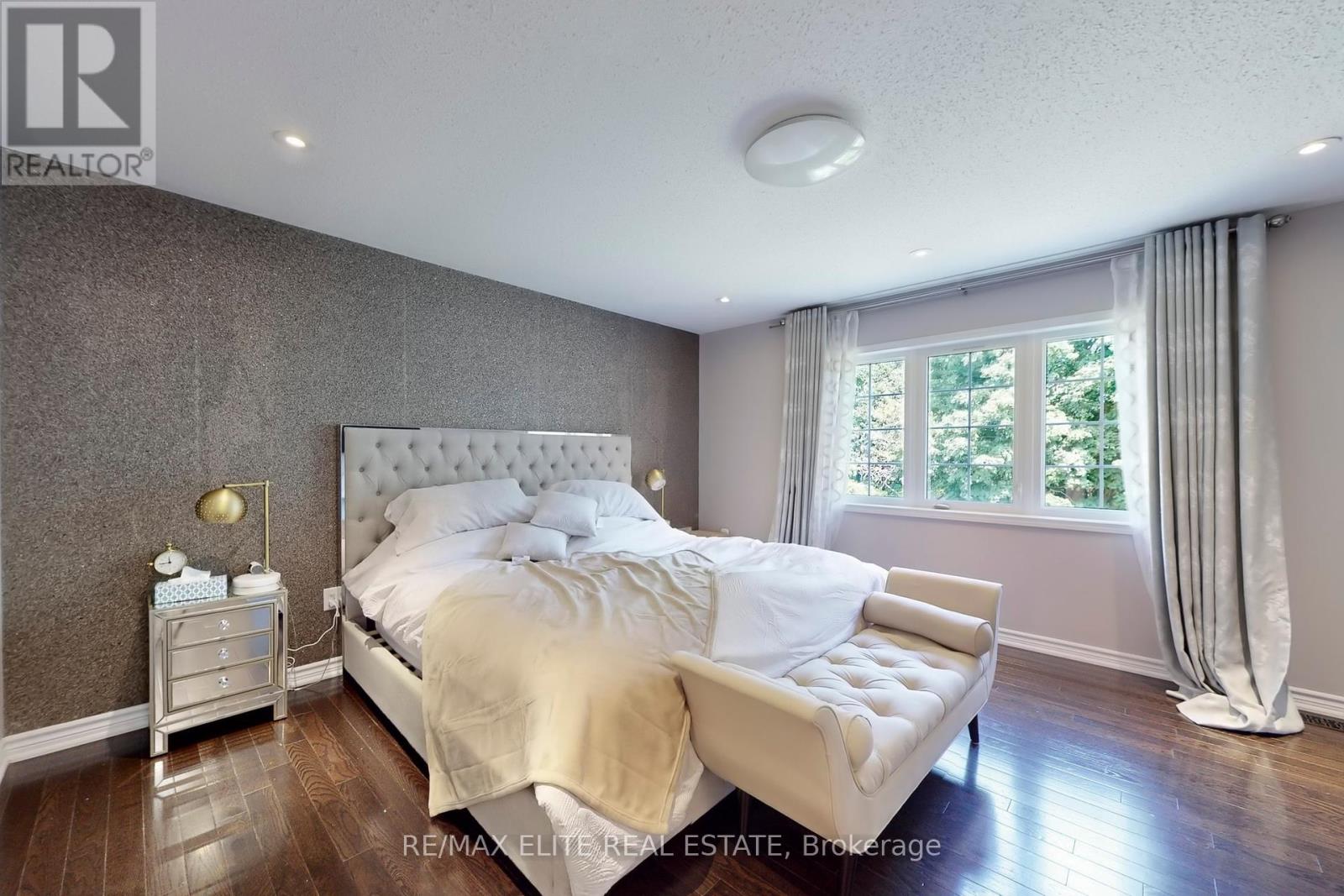 Photo 17 of 333 Thomas Phillips Drive, Aurora ON
