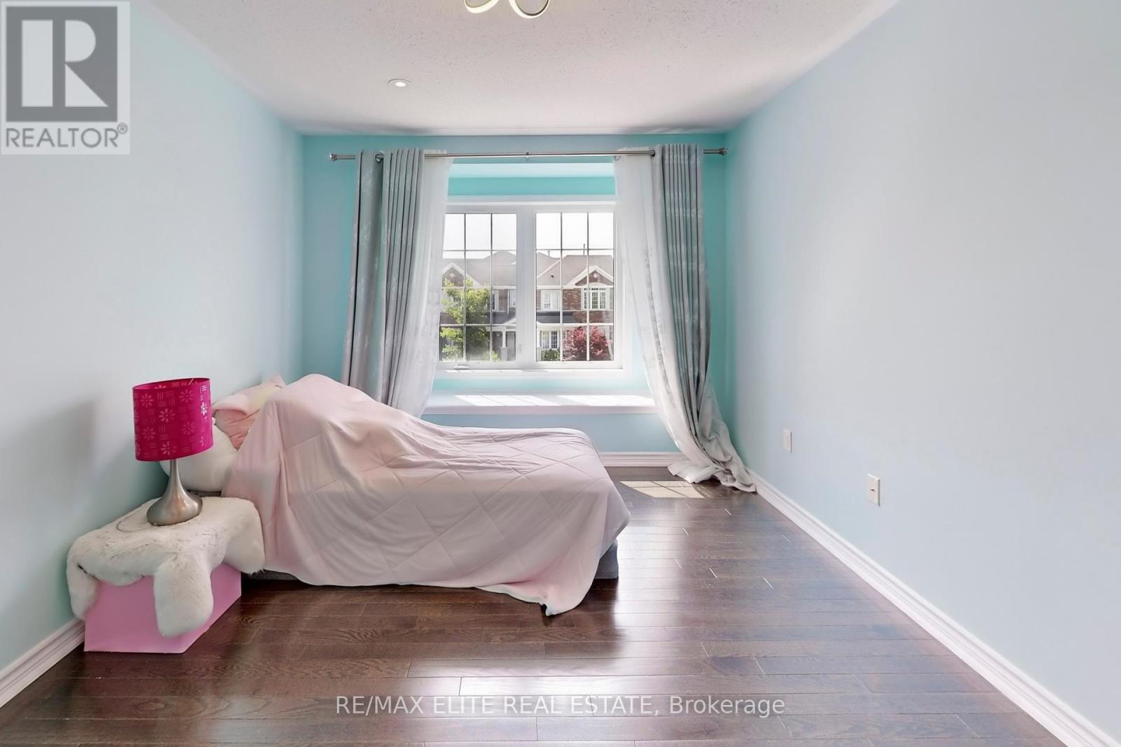 Photo 24 of 333 Thomas Phillips Drive, Aurora ON