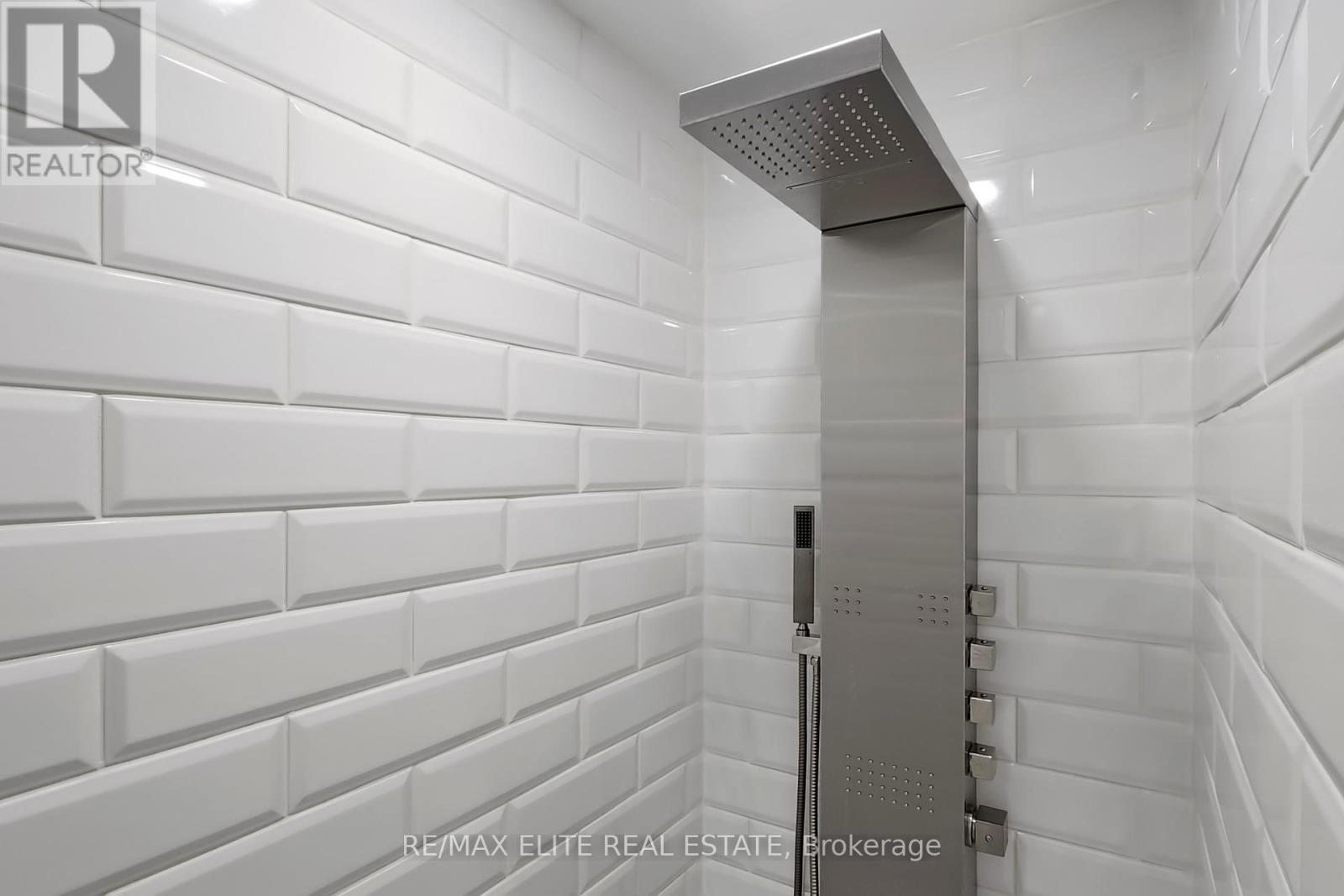 Photo 34 of 333 Thomas Phillips Drive, Aurora ON
