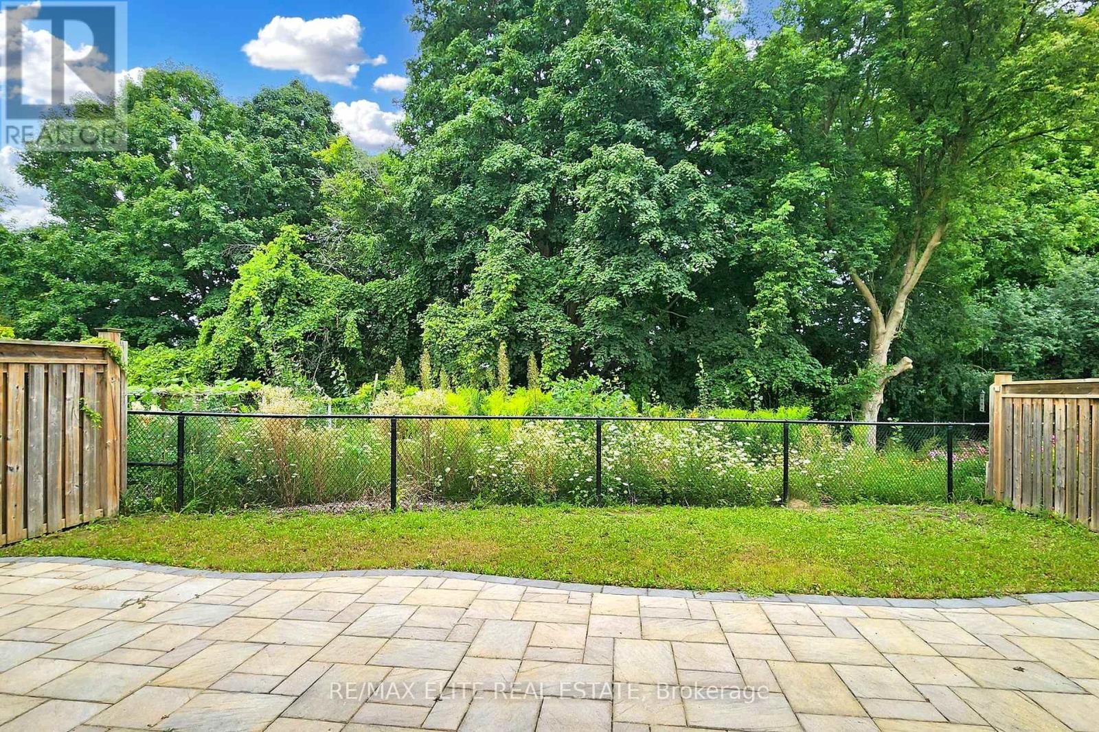 Photo 36 of 333 Thomas Phillips Drive, Aurora ON