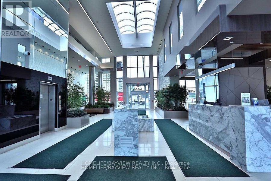 Photo 2 of 1707 B 9600 Yonge Street, Richmond Hill ON