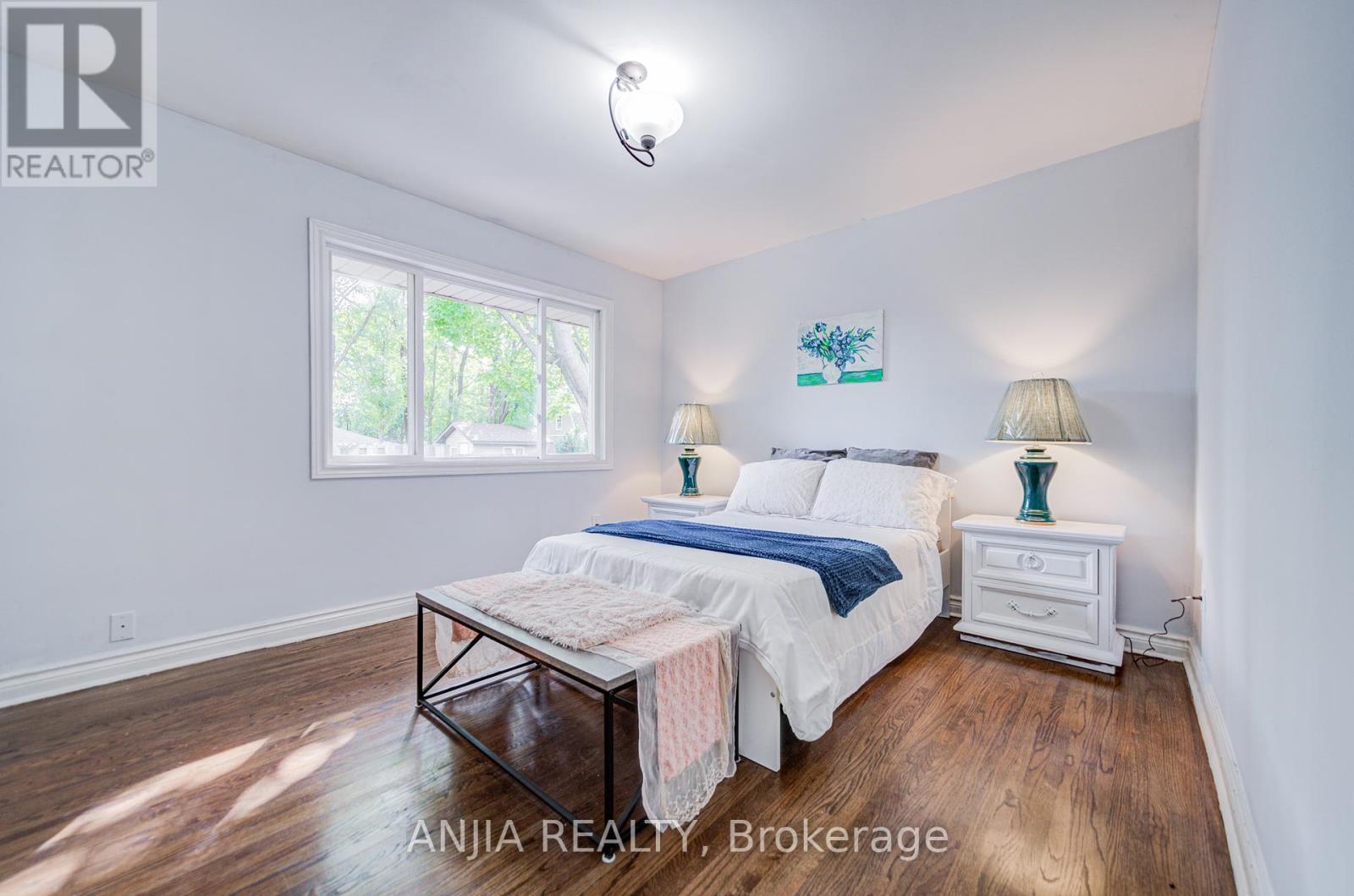 Photo 11 of 5 Beaverton Road S, Richmond Hill ON