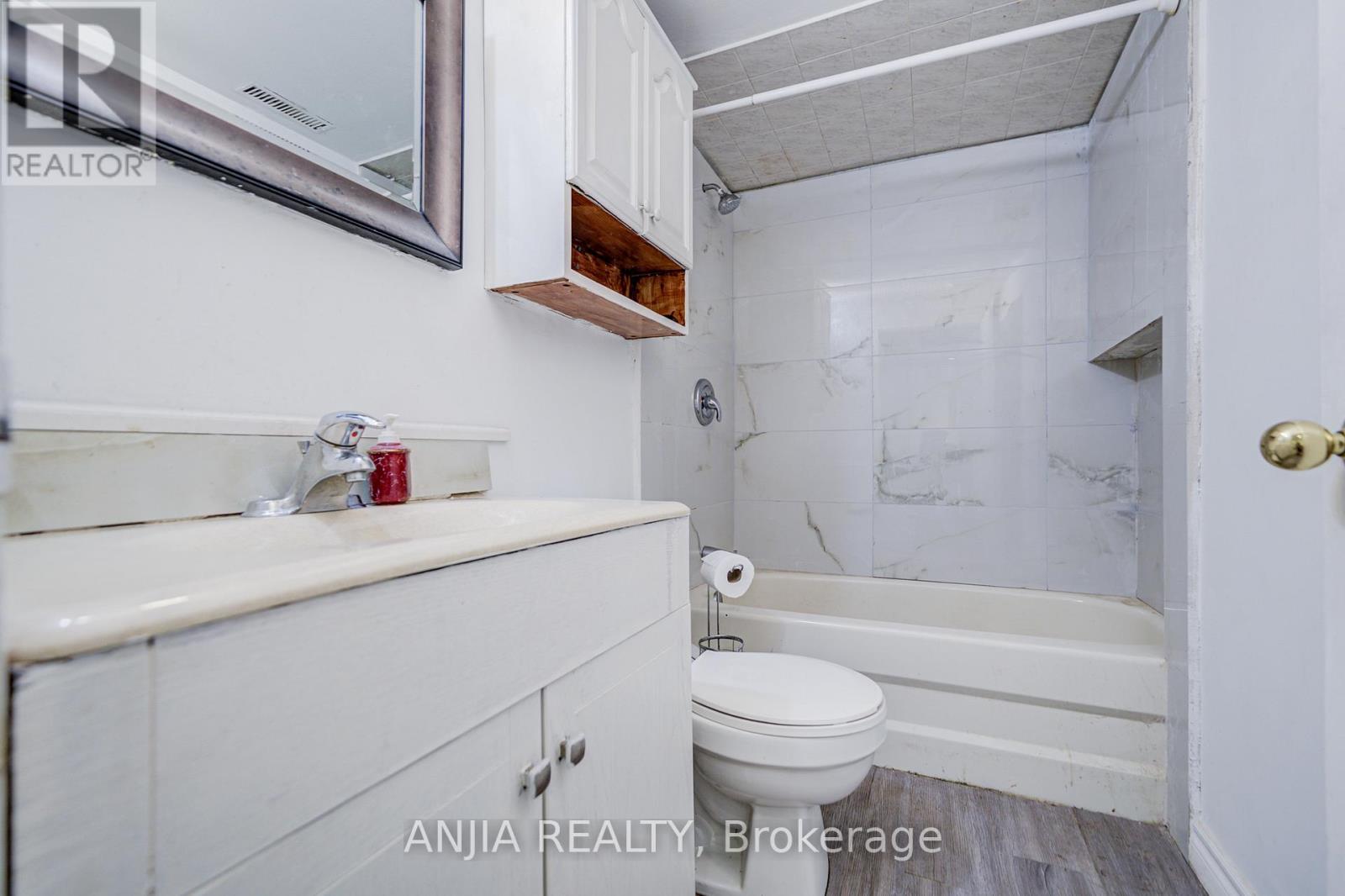 Photo 22 of 5 Beaverton Road S, Richmond Hill ON