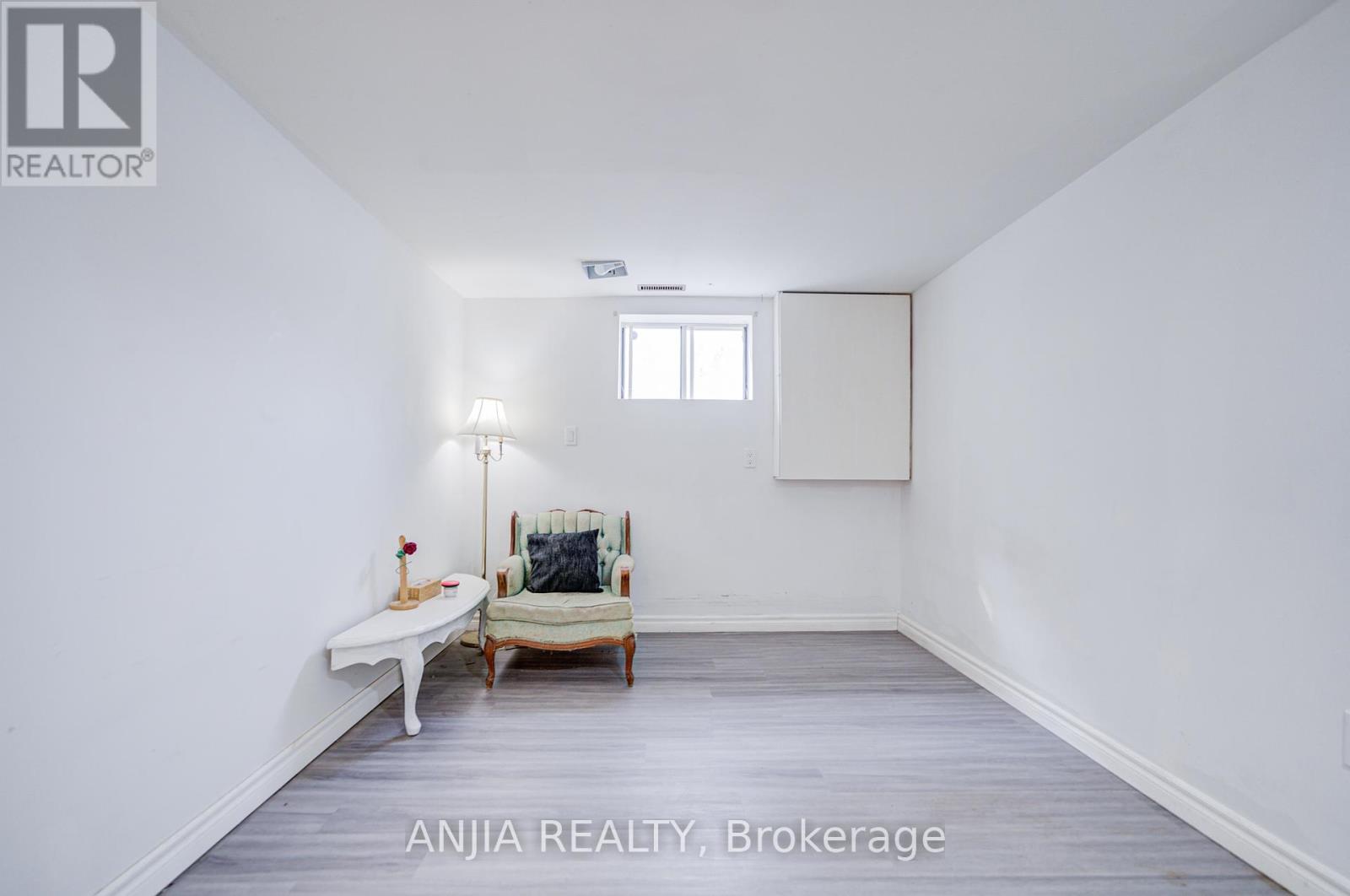 Photo 24 of 5 Beaverton Road S, Richmond Hill ON