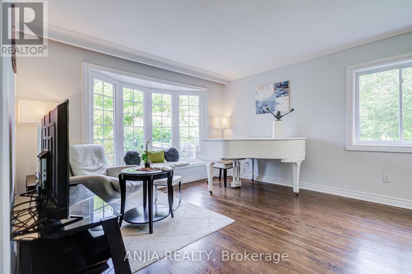 Photo 6 of 5 Beaverton Road S, Richmond Hill ON
