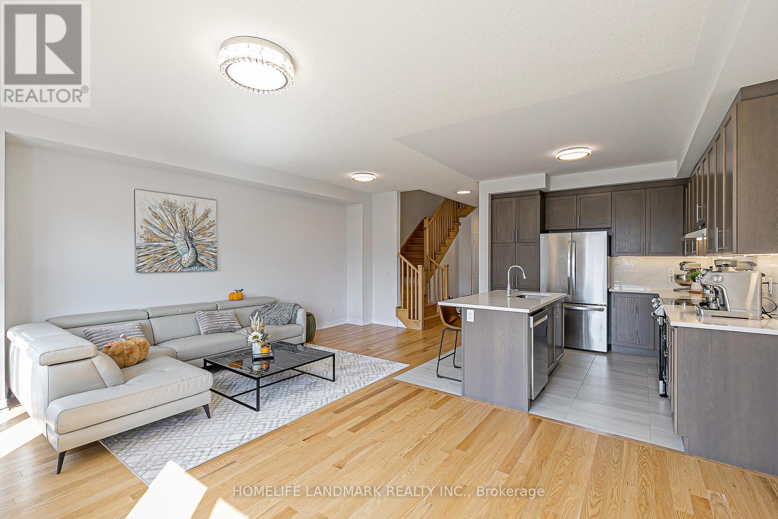 Photo 13 of 135 Lageer Drive, Whitchurchstouffville ON