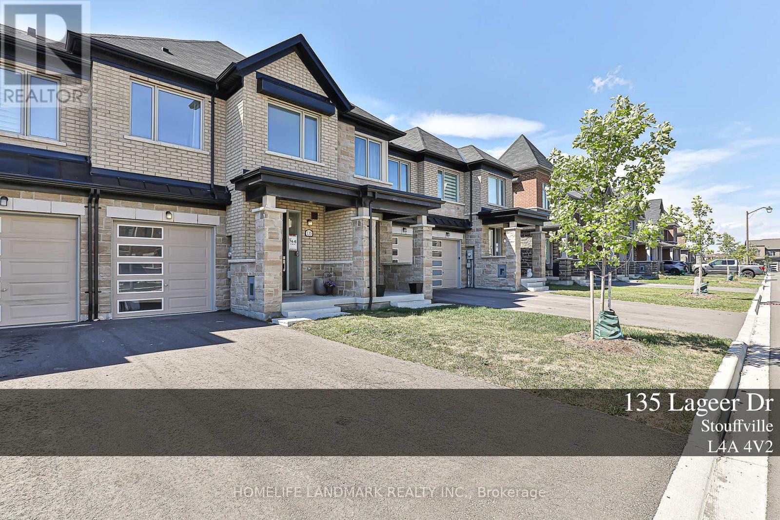Photo 2 of 135 Lageer Drive, Whitchurchstouffville ON
