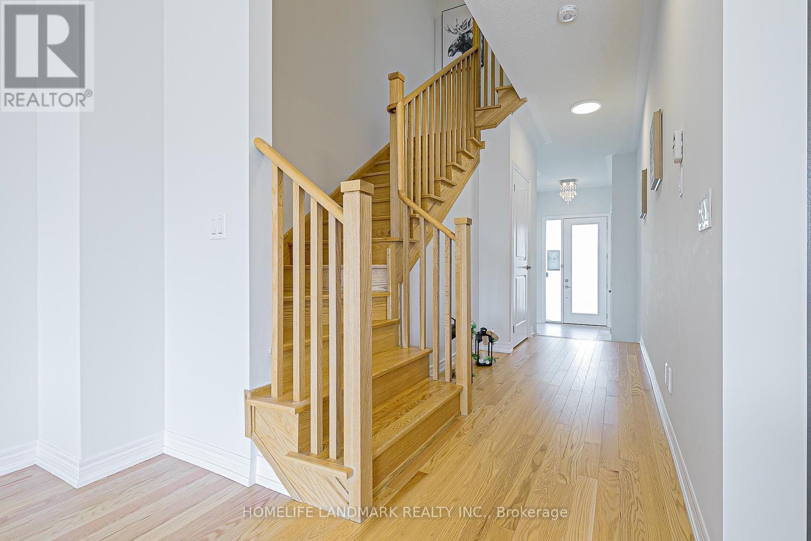 Photo 25 of 135 Lageer Drive, Whitchurchstouffville ON