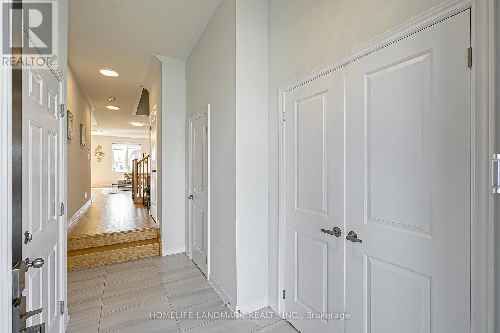 Photo 3 of 135 Lageer Drive, Whitchurchstouffville ON