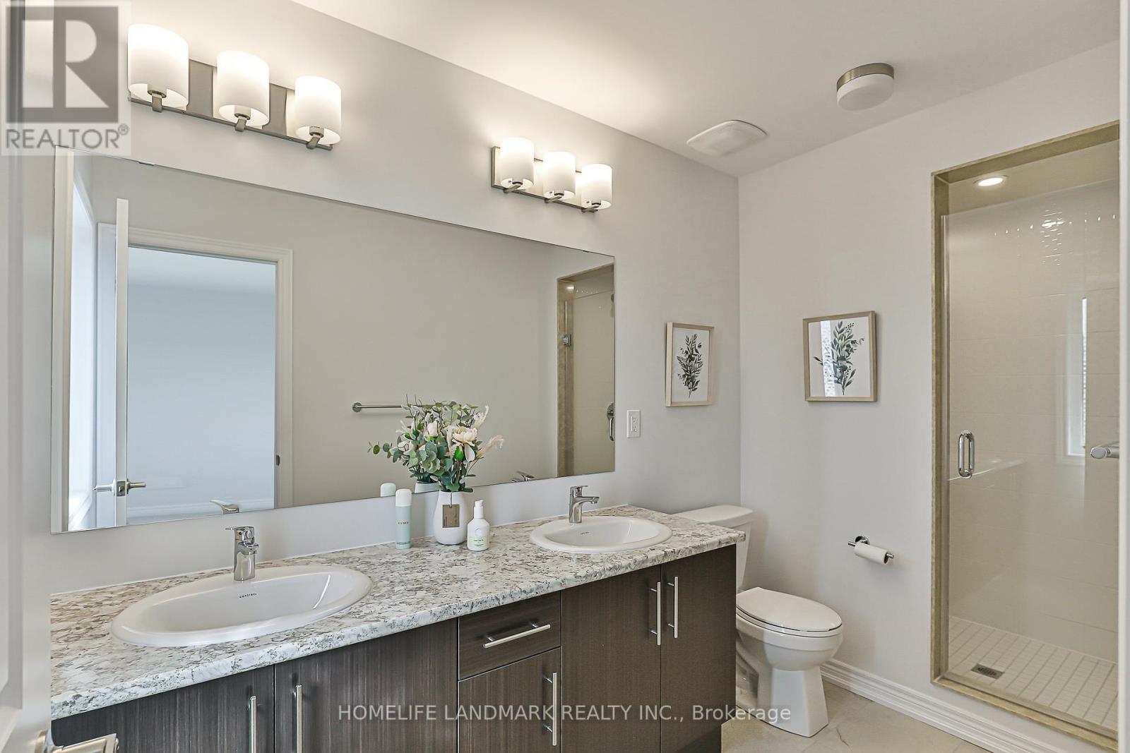 Photo 32 of 135 Lageer Drive, Whitchurchstouffville ON