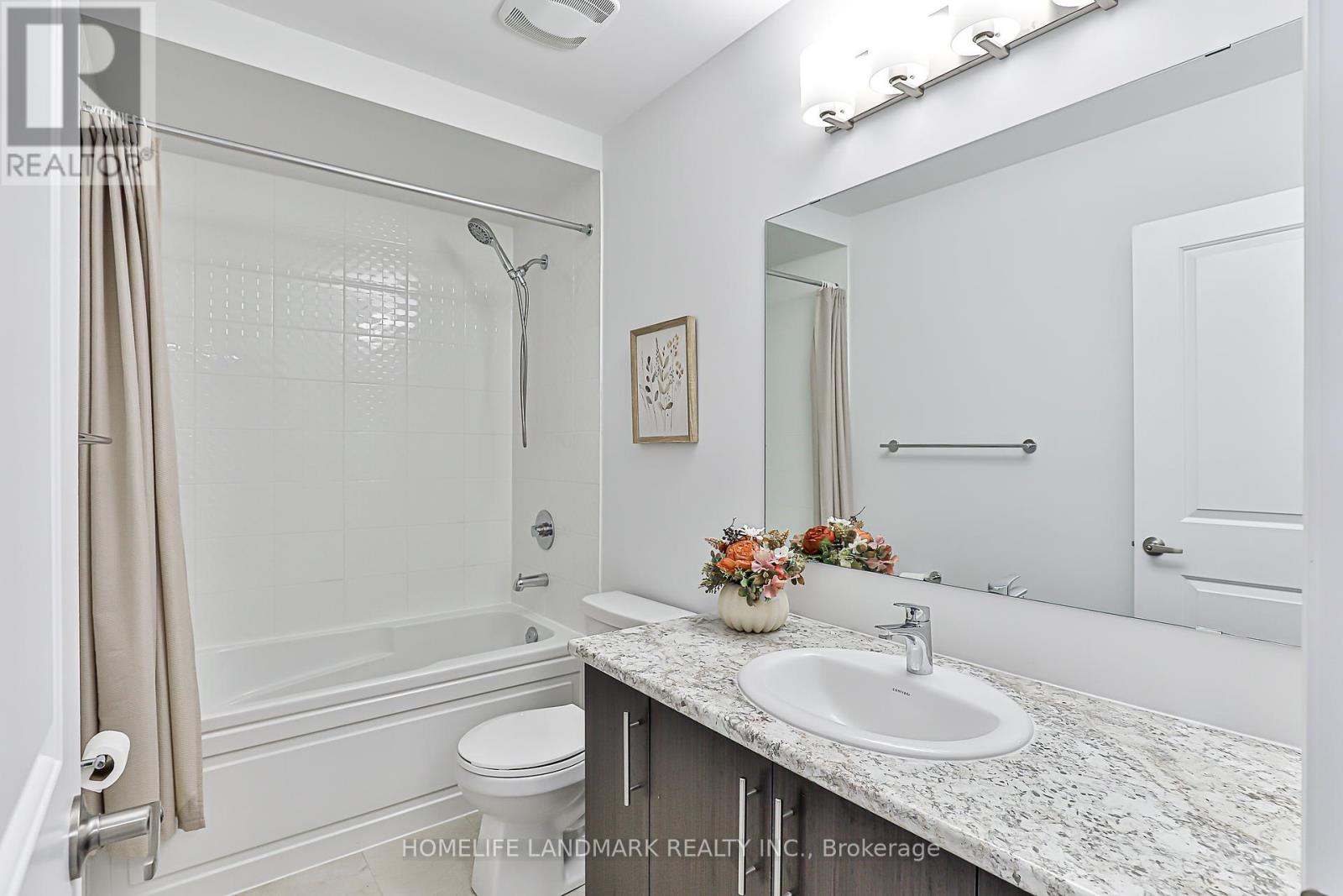 Photo 38 of 135 Lageer Drive, Whitchurchstouffville ON