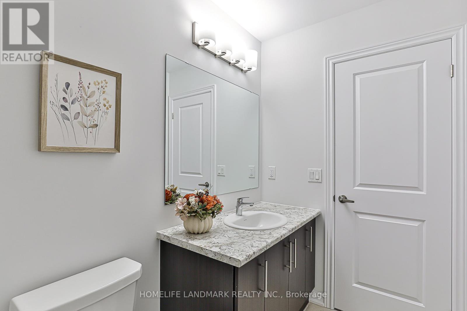Photo 39 of 135 Lageer Drive, Whitchurchstouffville ON