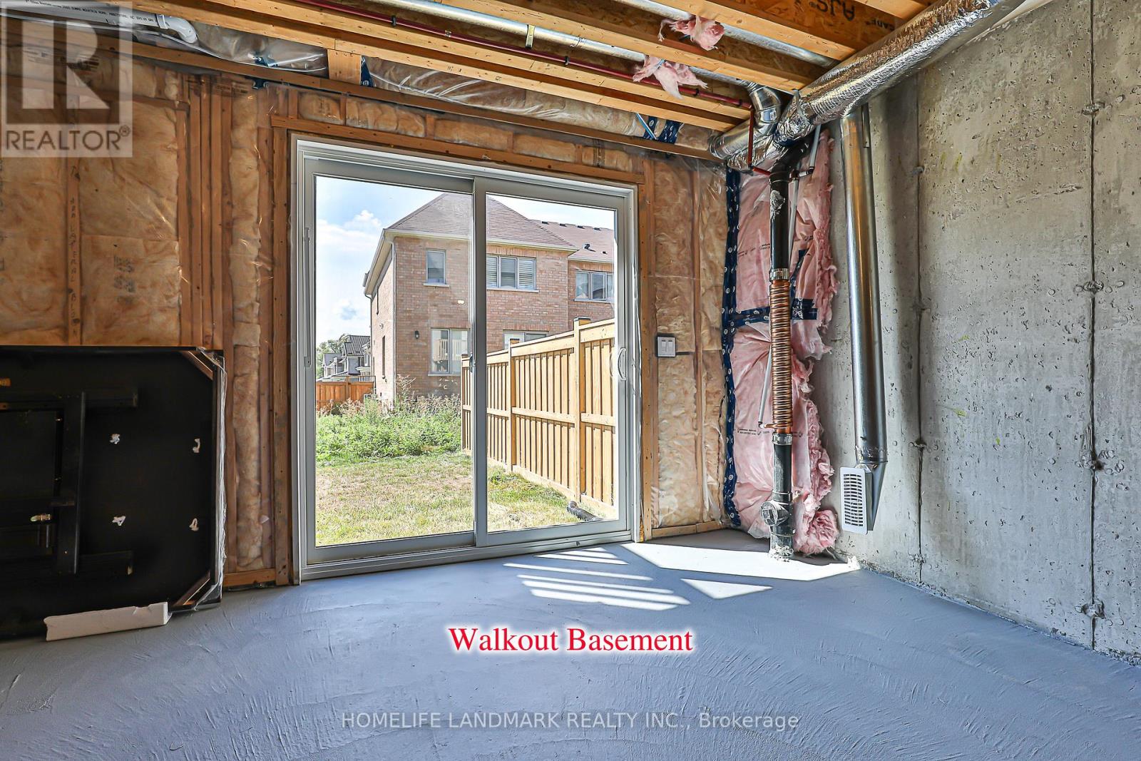 Photo 45 of 135 Lageer Drive, Whitchurchstouffville ON