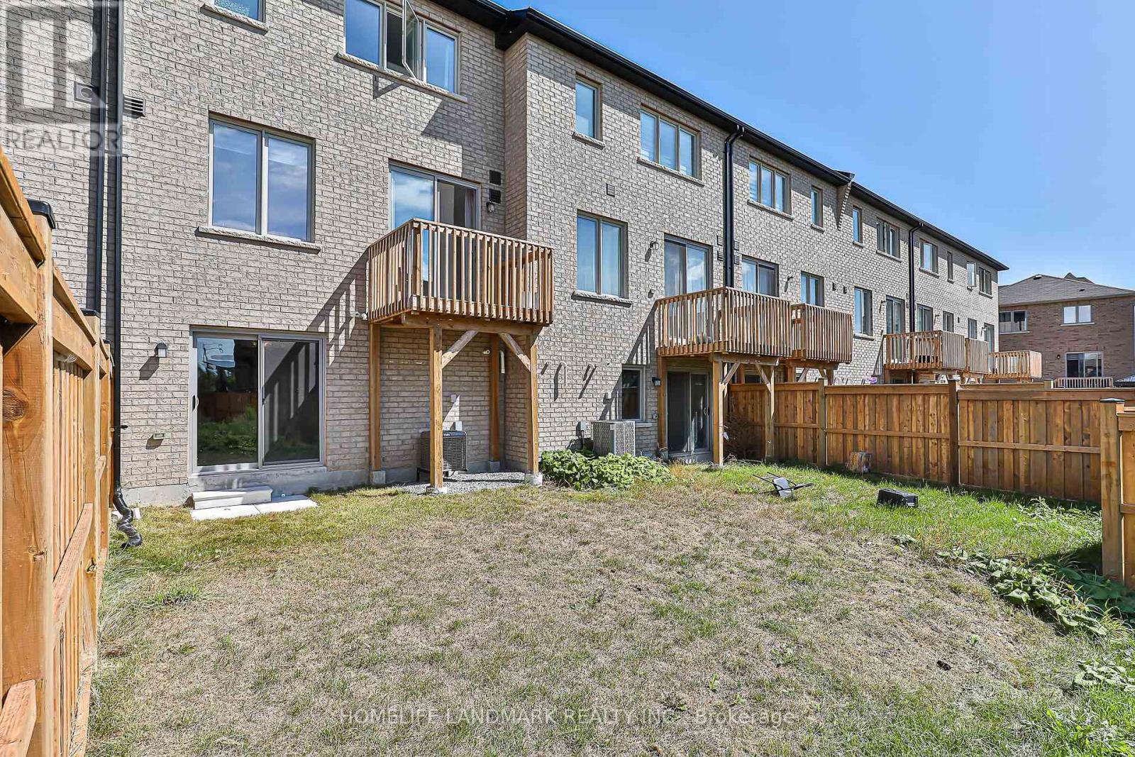 Photo 47 of 135 Lageer Drive, Whitchurchstouffville ON