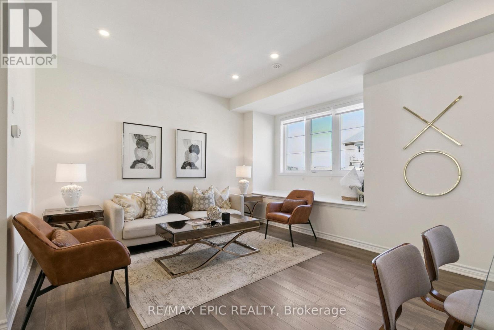 Photo 15 of 243 Rustle Woods Avenue, Markham ON