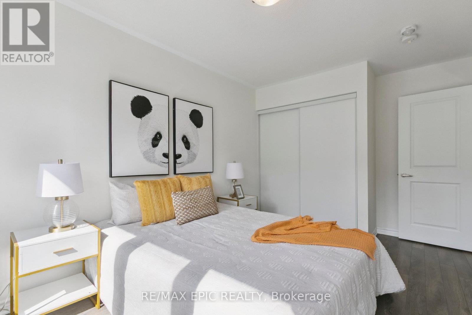 Photo 21 of 243 Rustle Woods Avenue, Markham ON