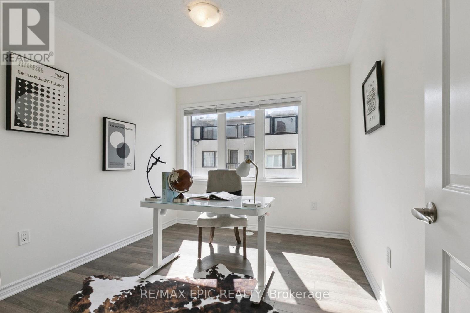 Photo 22 of 243 Rustle Woods Avenue, Markham ON