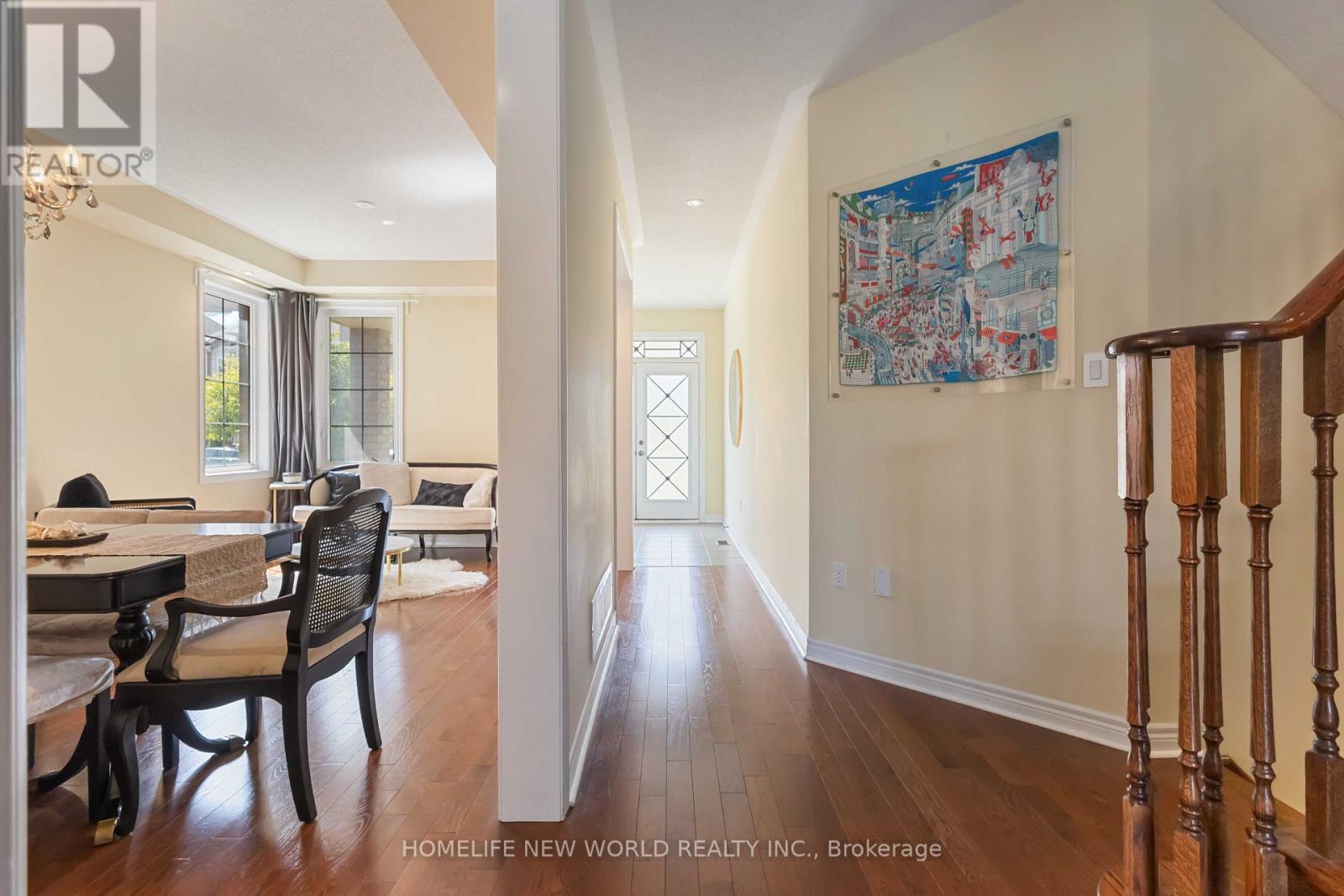 Photo 10 of 44 Dame Gruev Drive, Markham ON