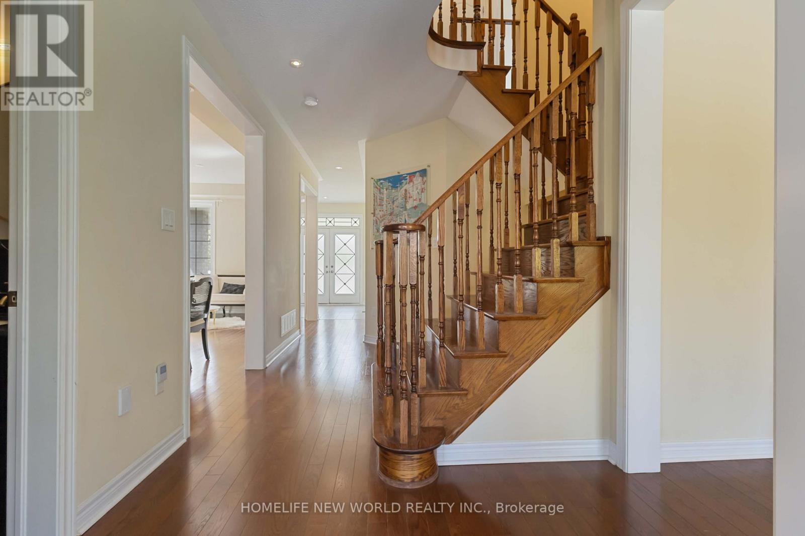 Photo 12 of 44 Dame Gruev Drive, Markham ON