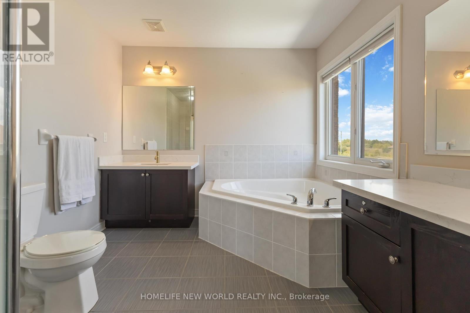 Photo 30 of 44 Dame Gruev Drive, Markham ON