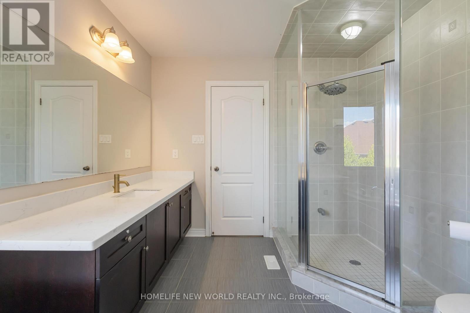 Photo 31 of 44 Dame Gruev Drive, Markham ON