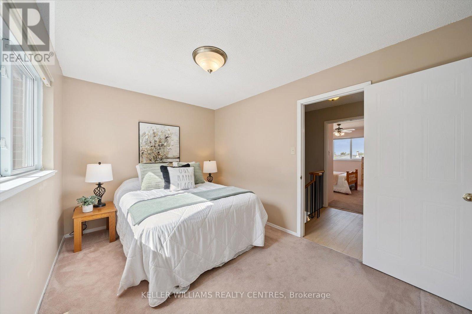 Photo 11 of 597 Gibney Crescent, Newmarket ON