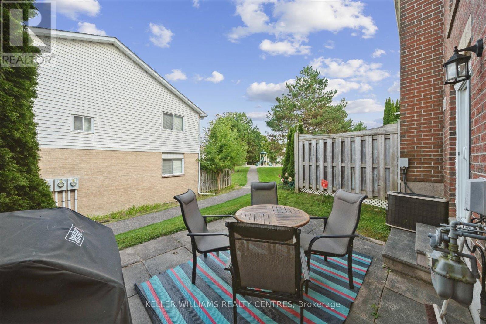 Photo 19 of 597 Gibney Crescent, Newmarket ON