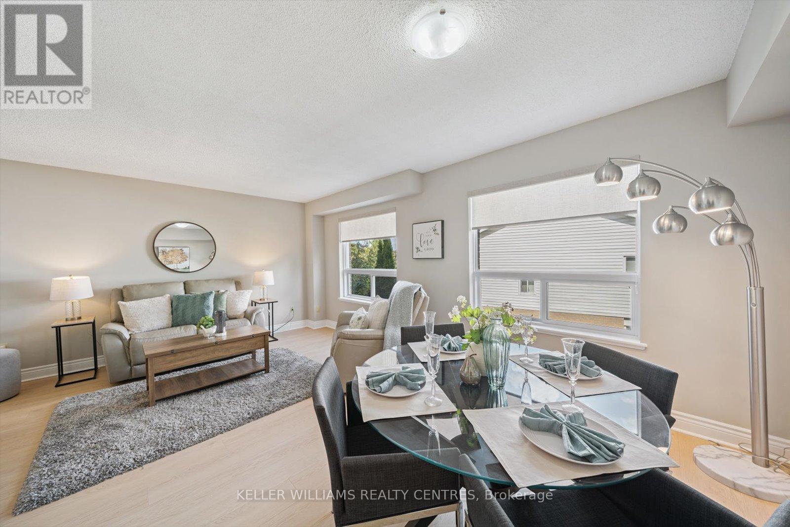 Photo 5 of 597 Gibney Crescent, Newmarket ON