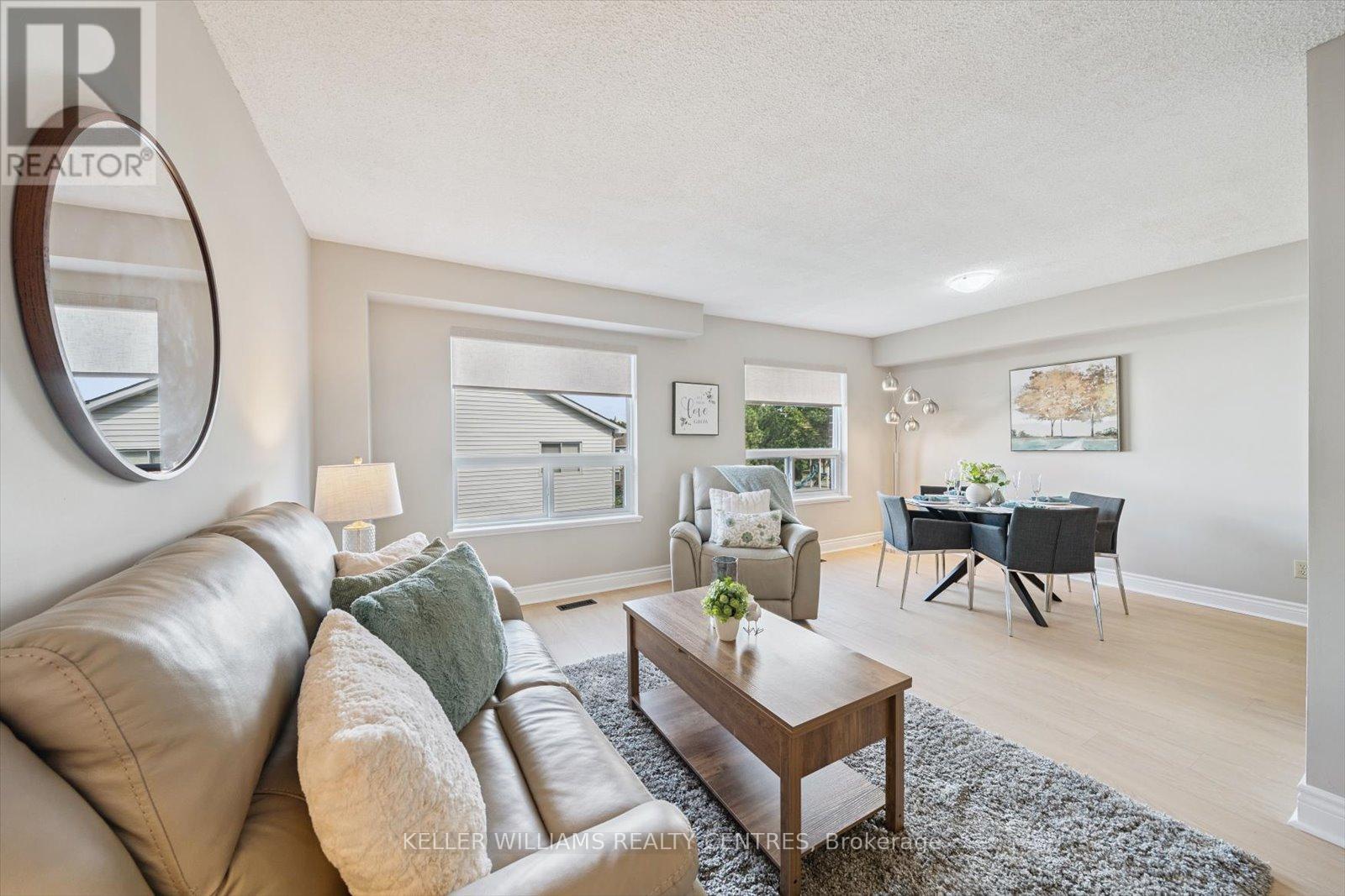 Photo 6 of 597 Gibney Crescent, Newmarket ON