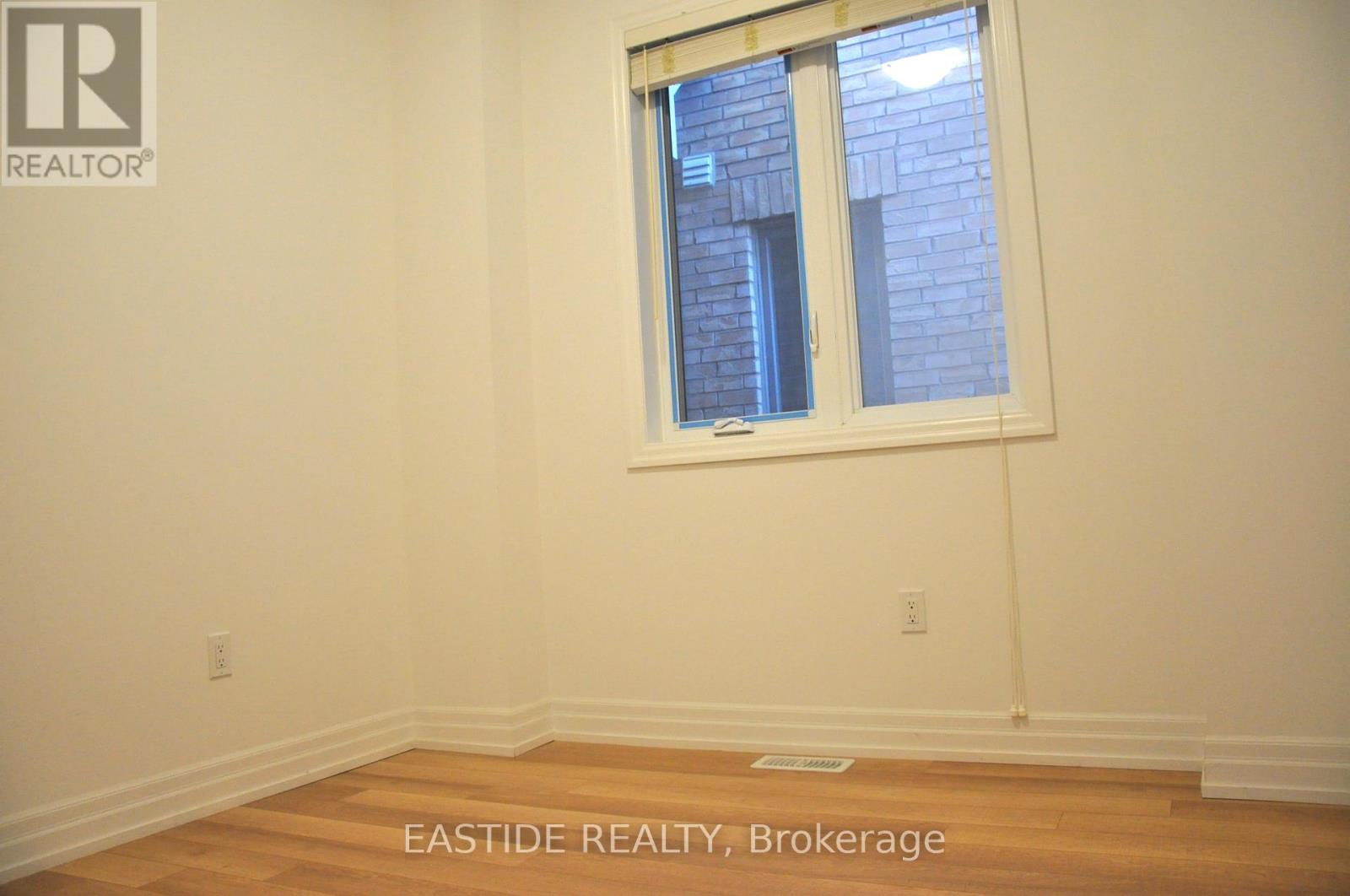 Photo 15 of 156 Frank Kelly Drive, East Gwillimbury ON