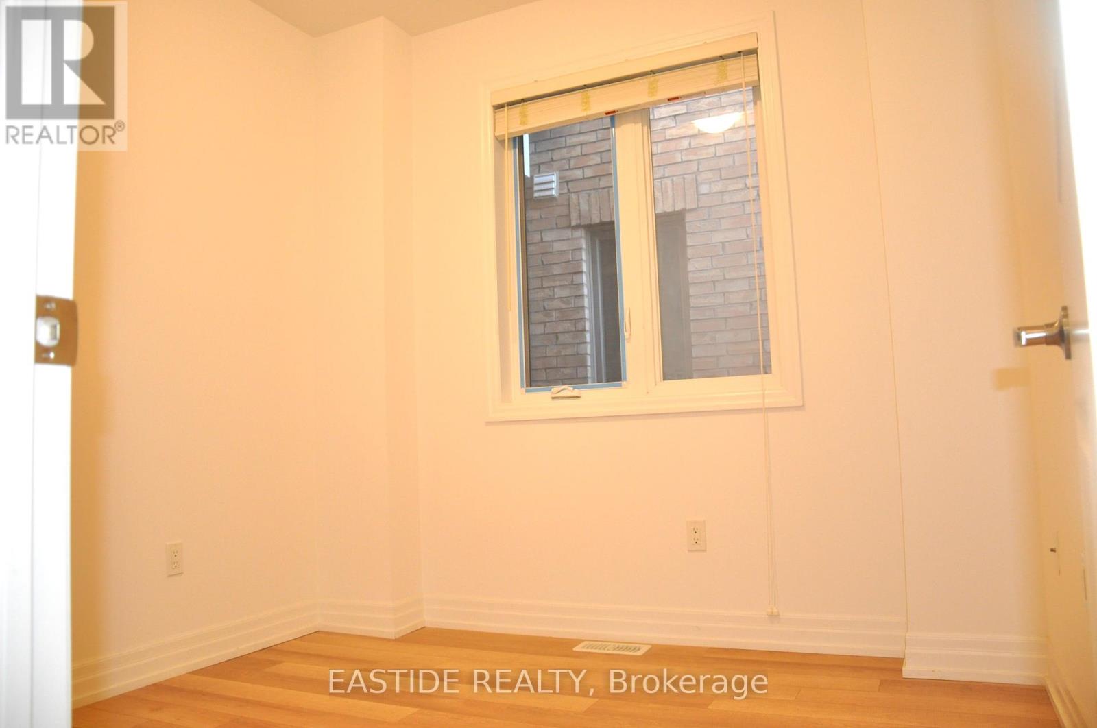 Photo 16 of 156 Frank Kelly Drive, East Gwillimbury ON