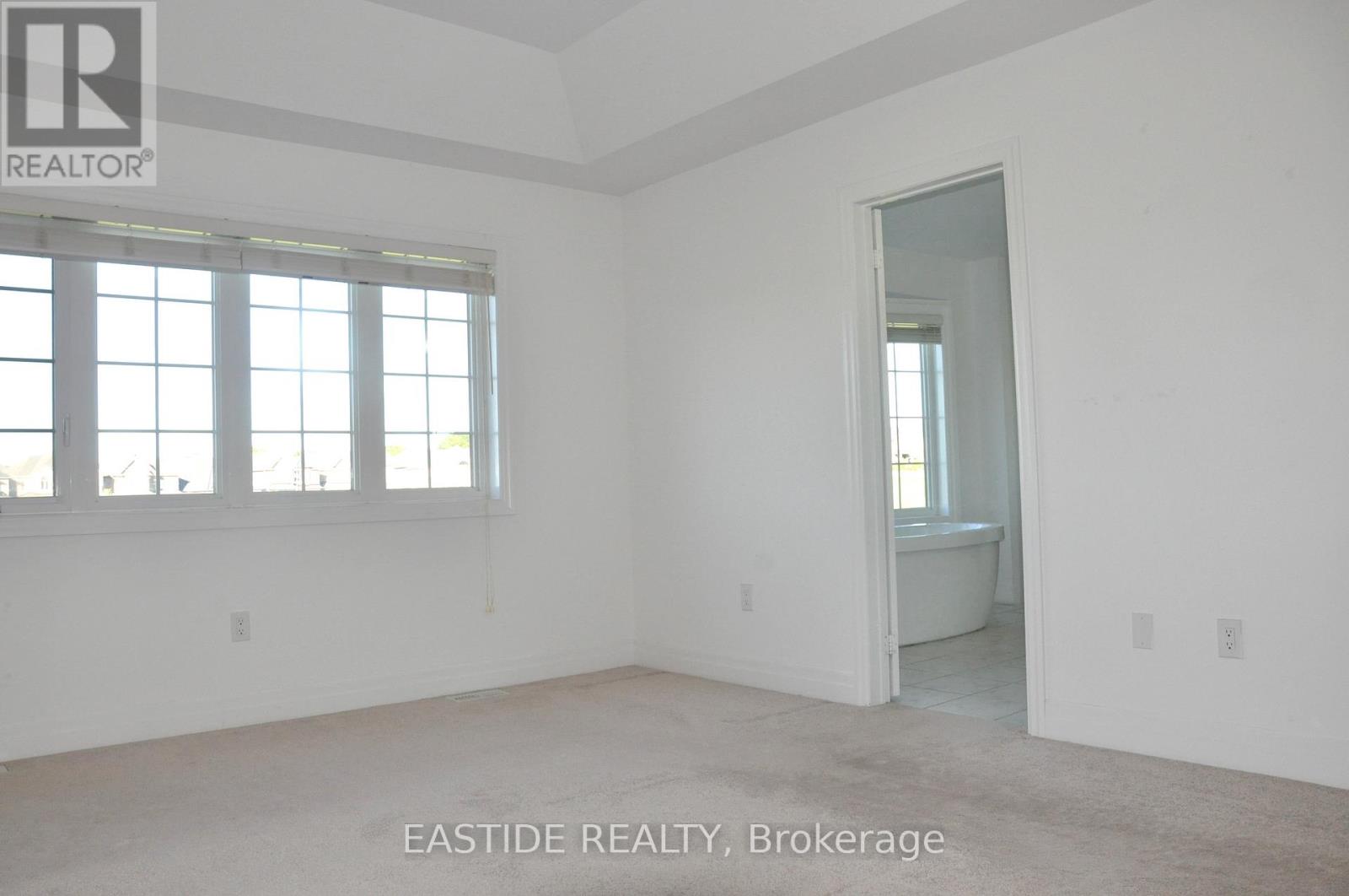Photo 20 of 156 Frank Kelly Drive, East Gwillimbury ON