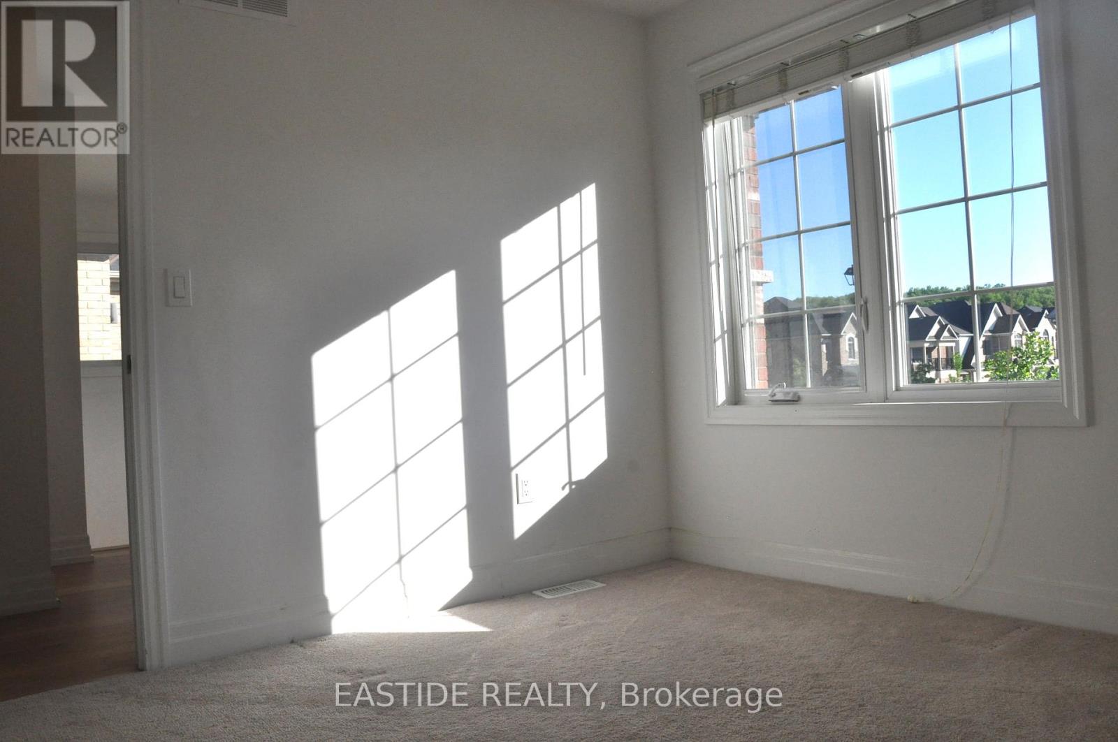 Photo 25 of 156 Frank Kelly Drive, East Gwillimbury ON