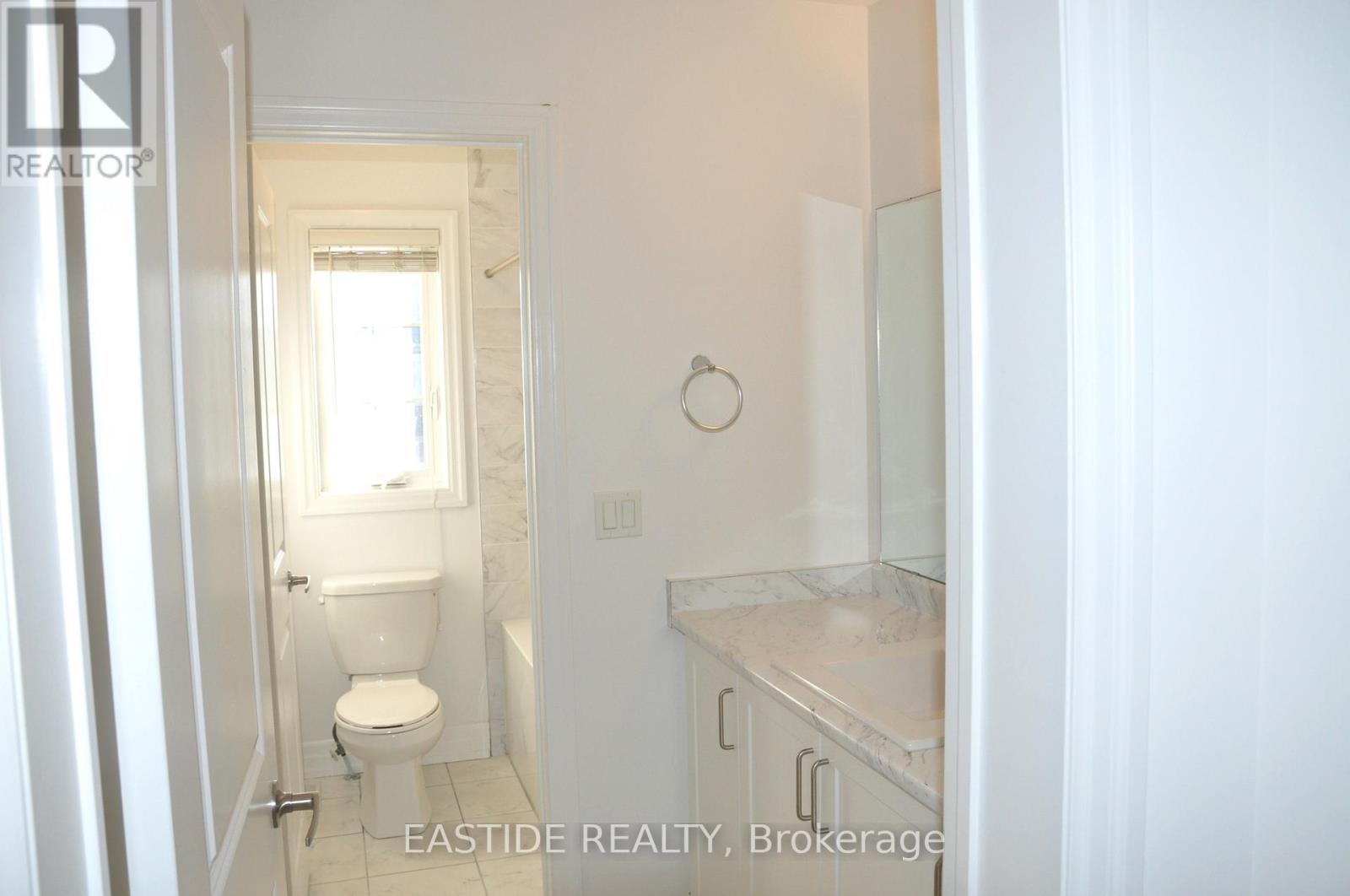 Photo 26 of 156 Frank Kelly Drive, East Gwillimbury ON