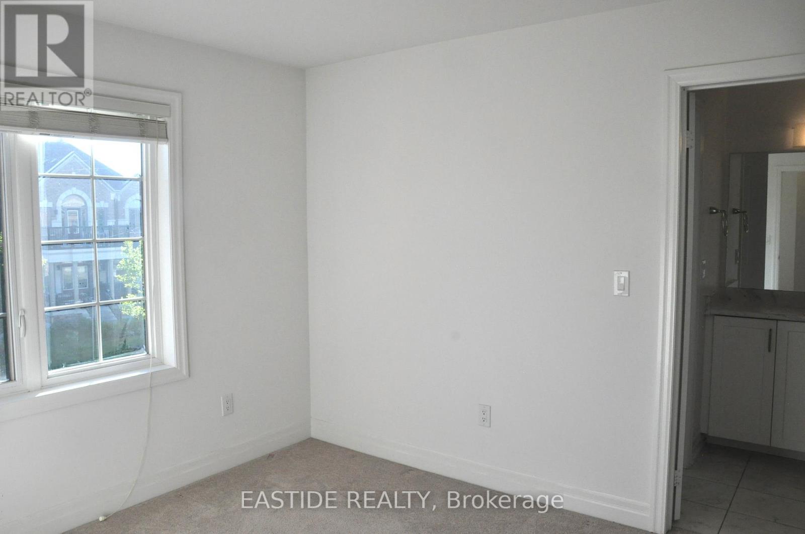 Photo 30 of 156 Frank Kelly Drive, East Gwillimbury ON