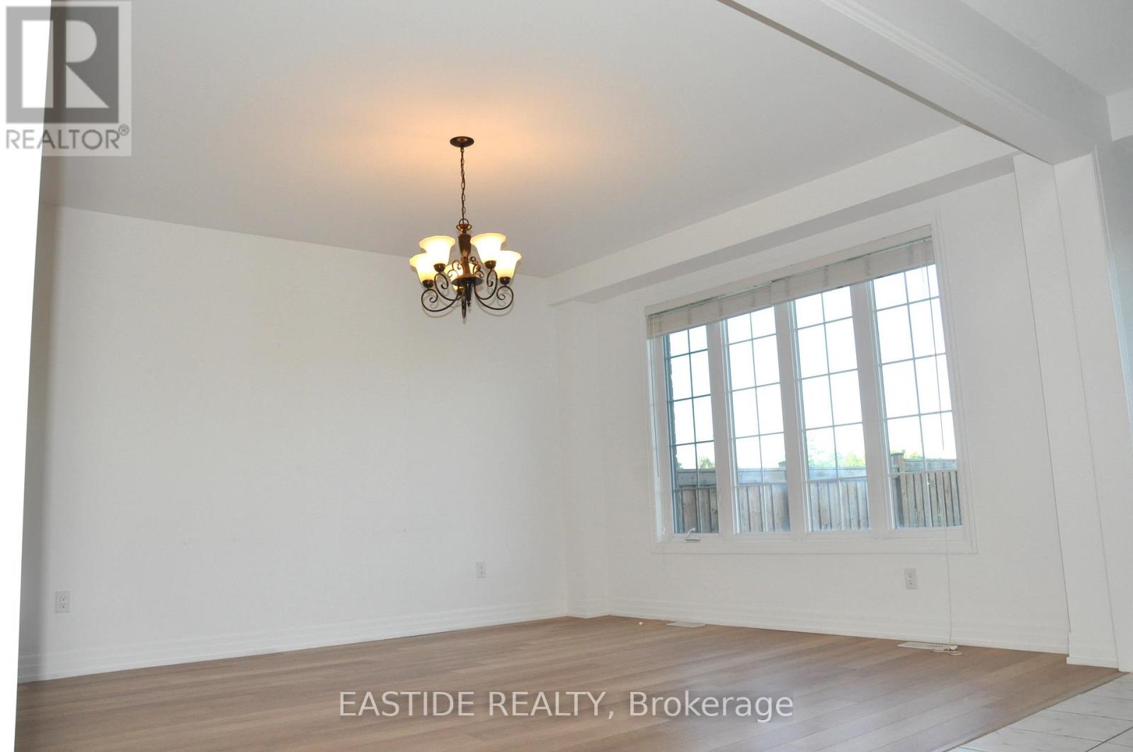 Photo 6 of 156 Frank Kelly Drive, East Gwillimbury ON