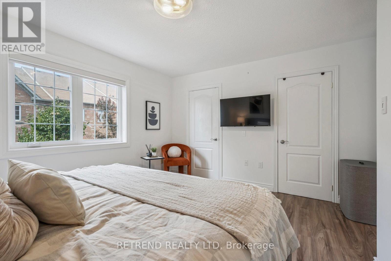 Photo 18 of 48 Gauguin Avenue, Vaughan ON