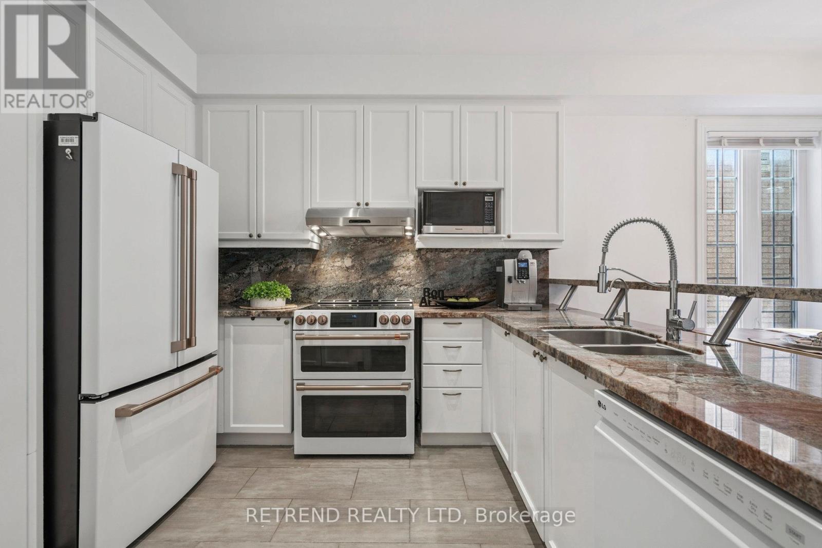Photo 7 of 48 Gauguin Avenue, Vaughan ON