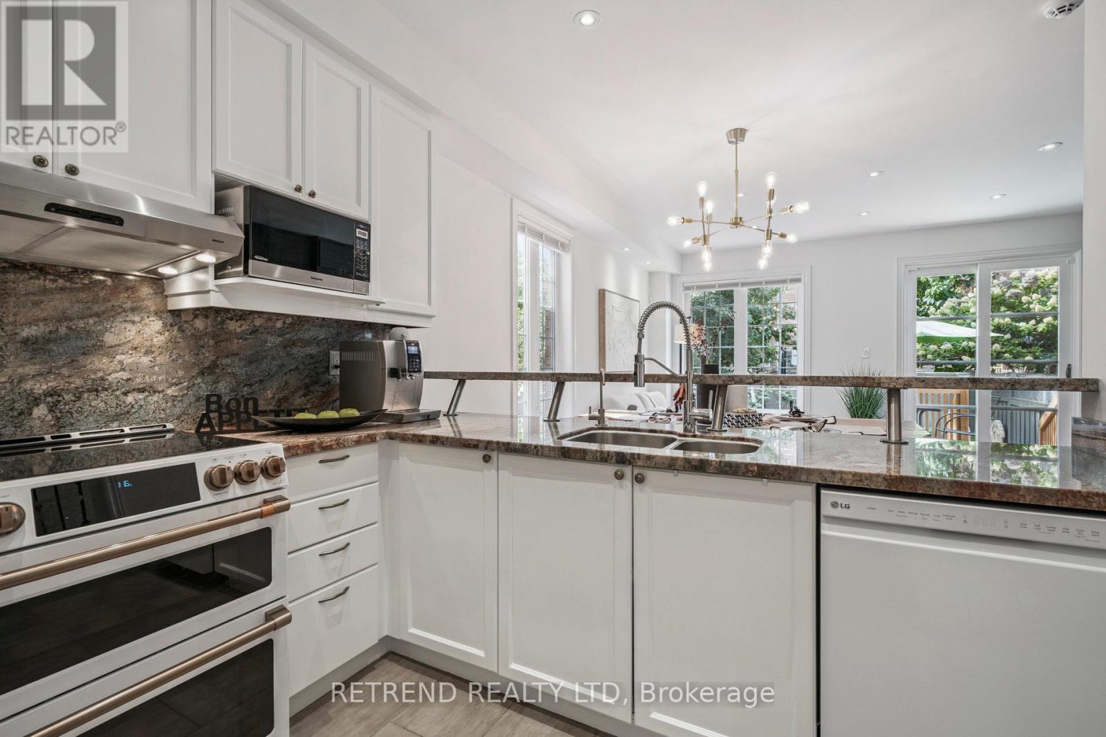 Photo 8 of 48 Gauguin Avenue, Vaughan ON