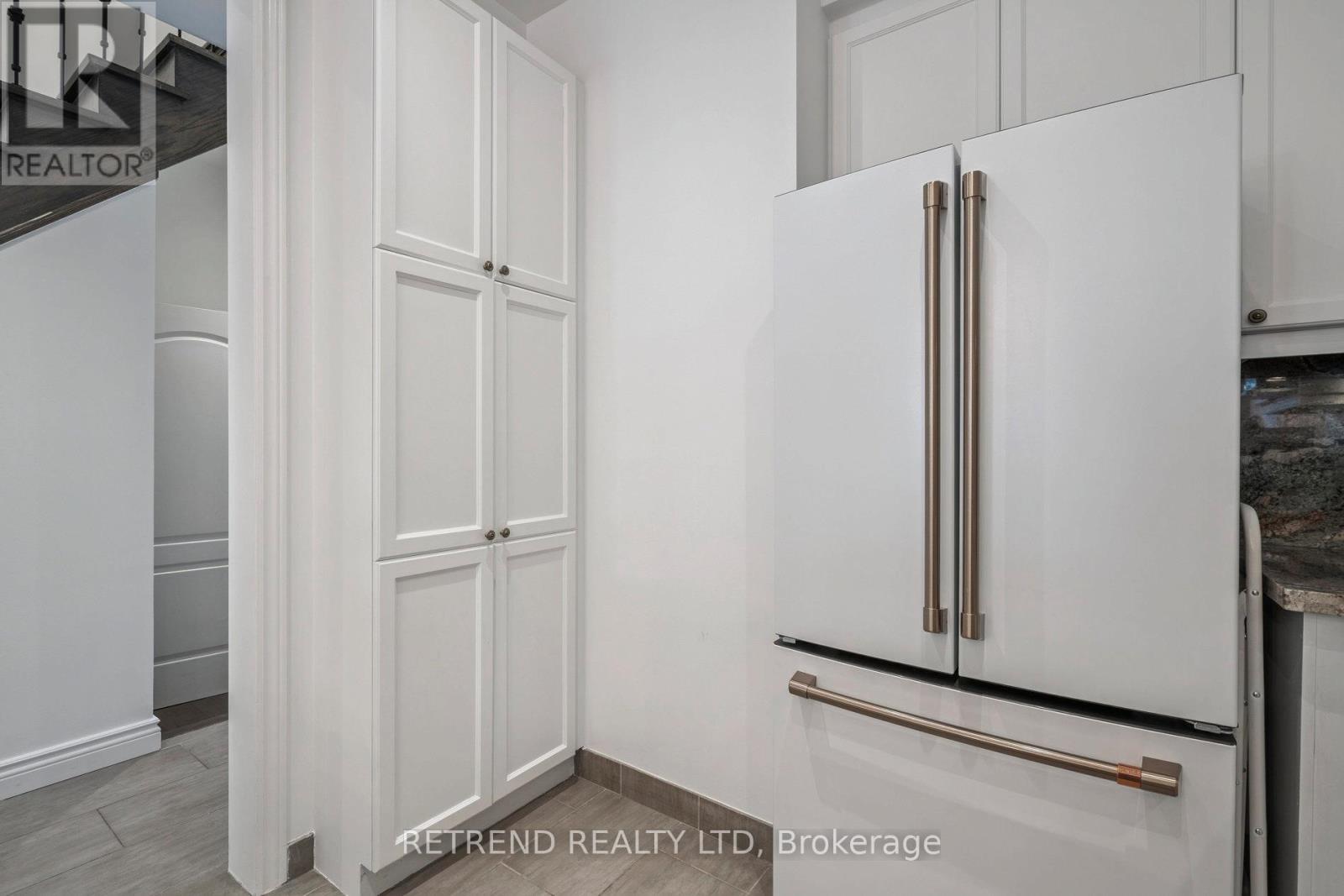 Photo 9 of 48 Gauguin Avenue, Vaughan ON