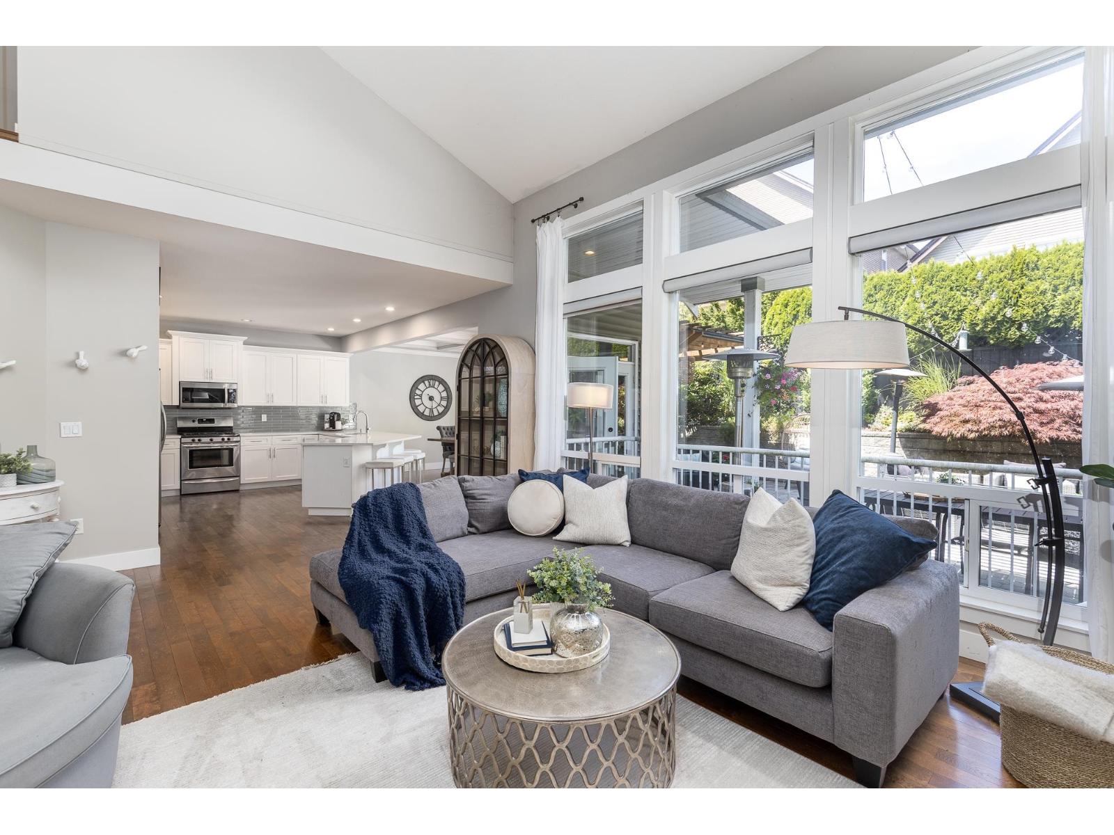 Photo 5 of 19705 69 B Avenue, Langley BC