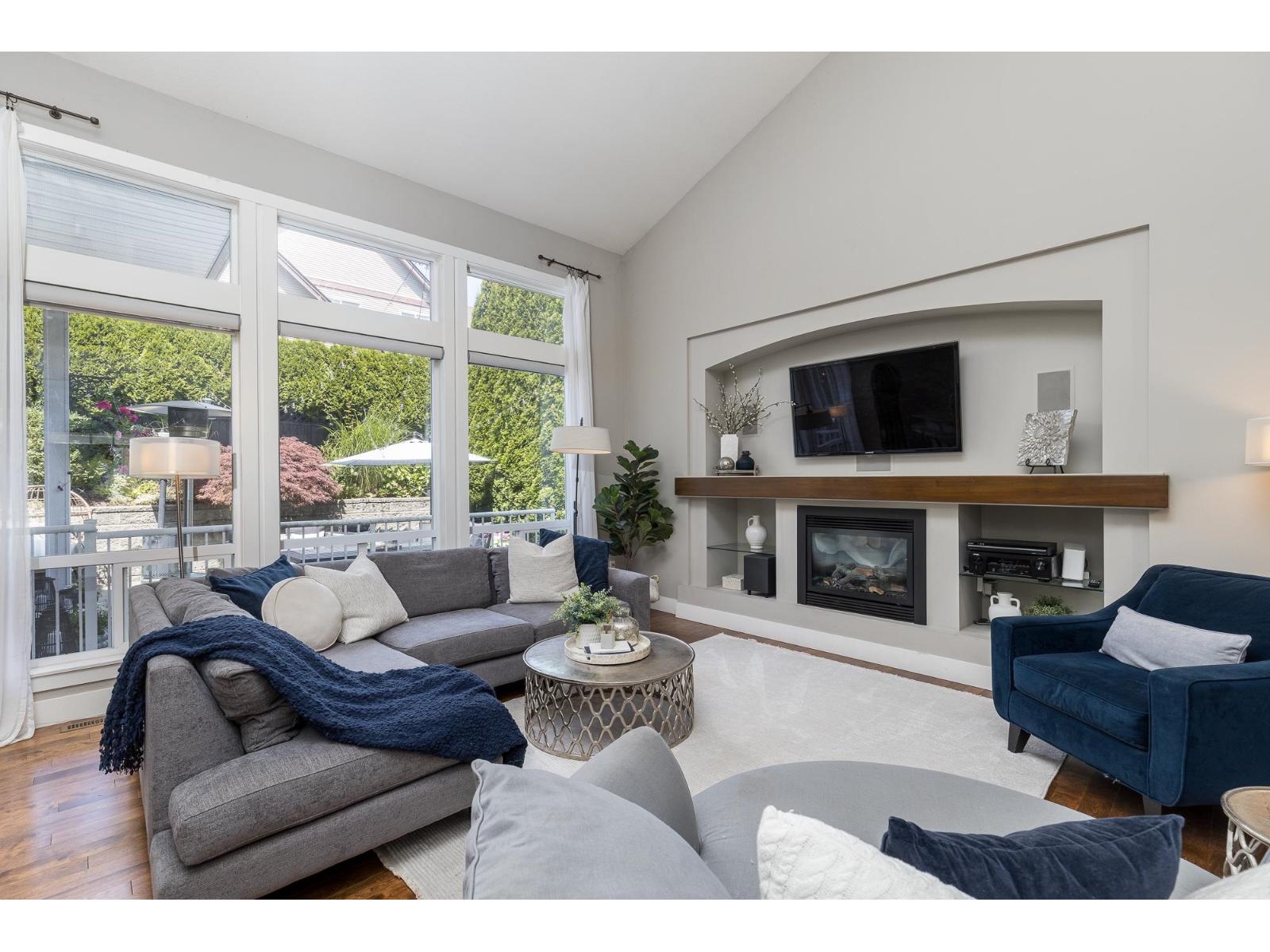 Photo 4 of 19705 69 B Avenue, Langley BC