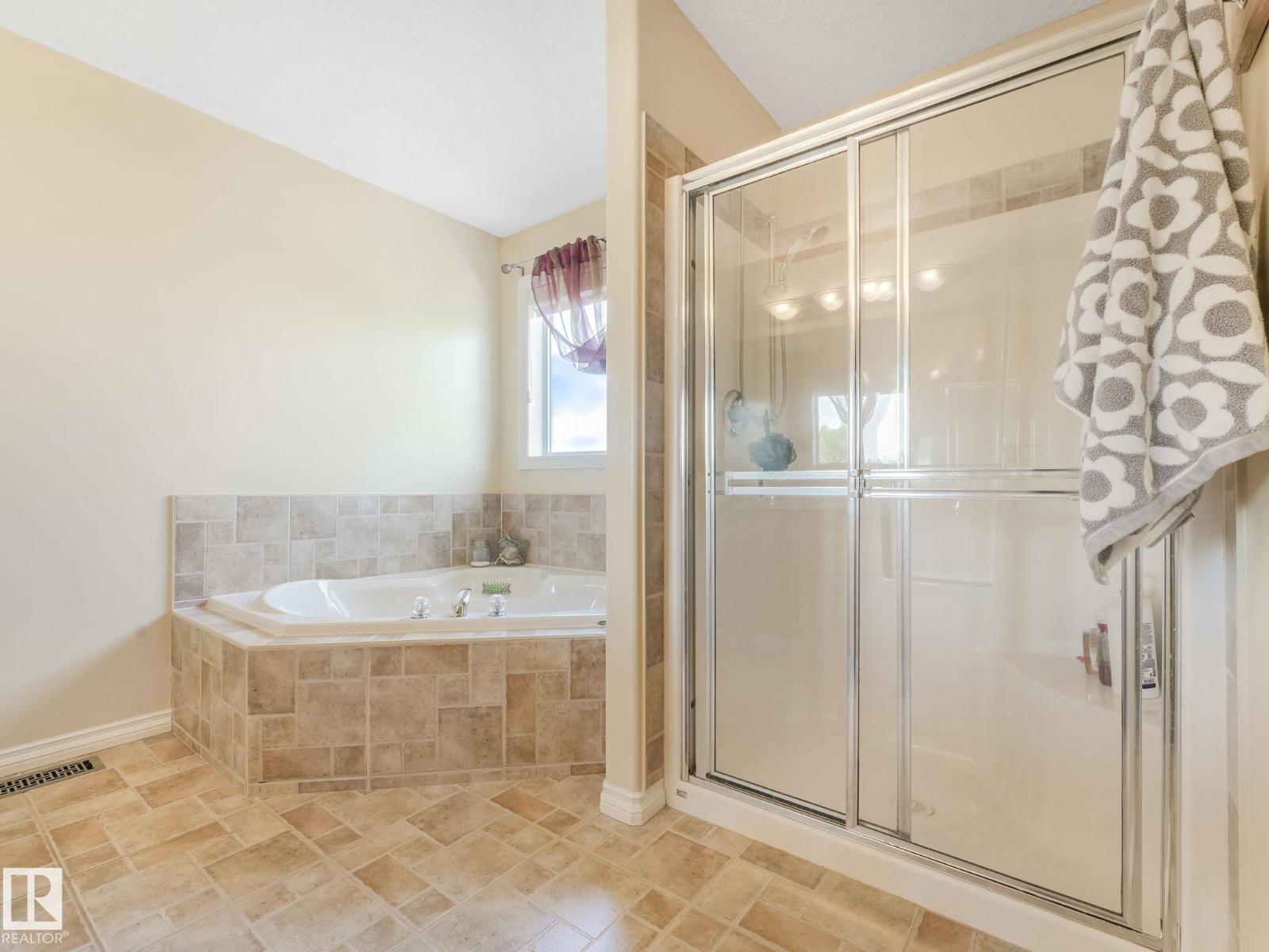 Photo 43 of 223 Ormsby Road East Nw Nw, Edmonton AB