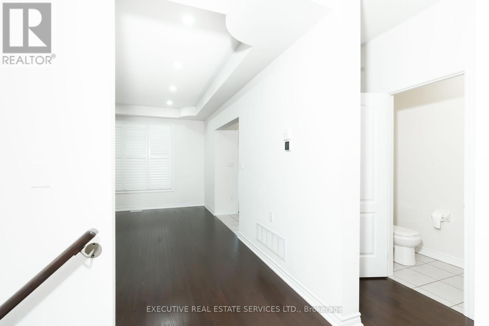 Photo 16 of 64 Hatton Court, Brampton ON