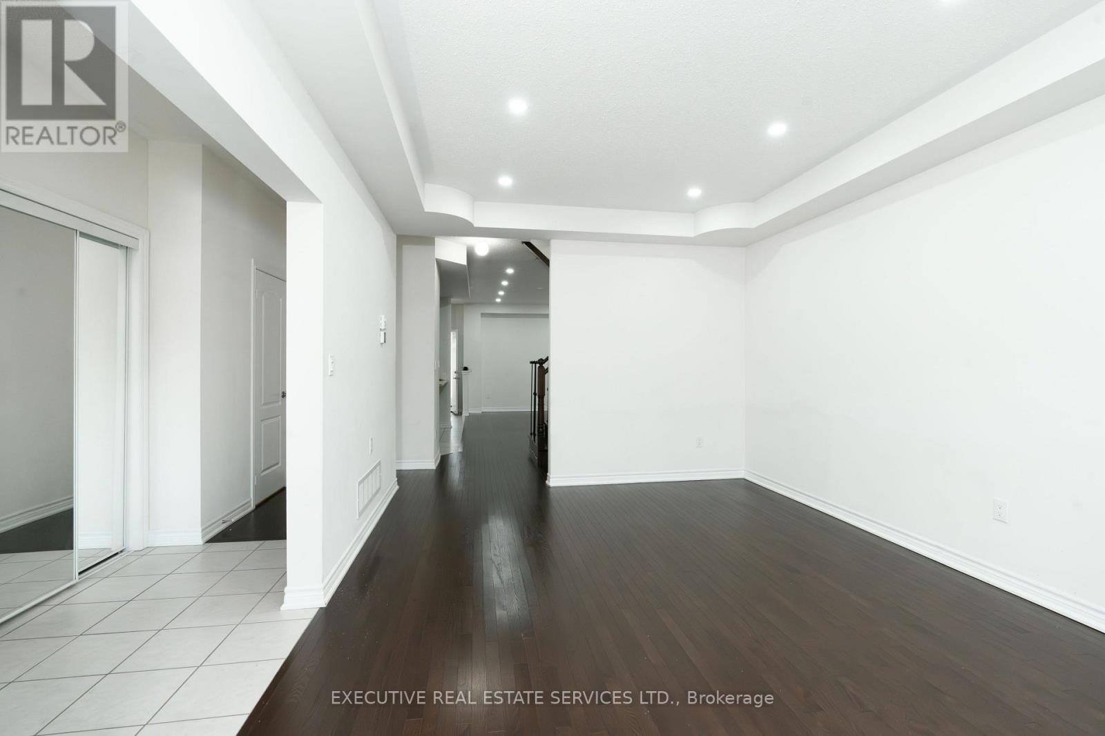 Photo 20 of 64 Hatton Court, Brampton ON