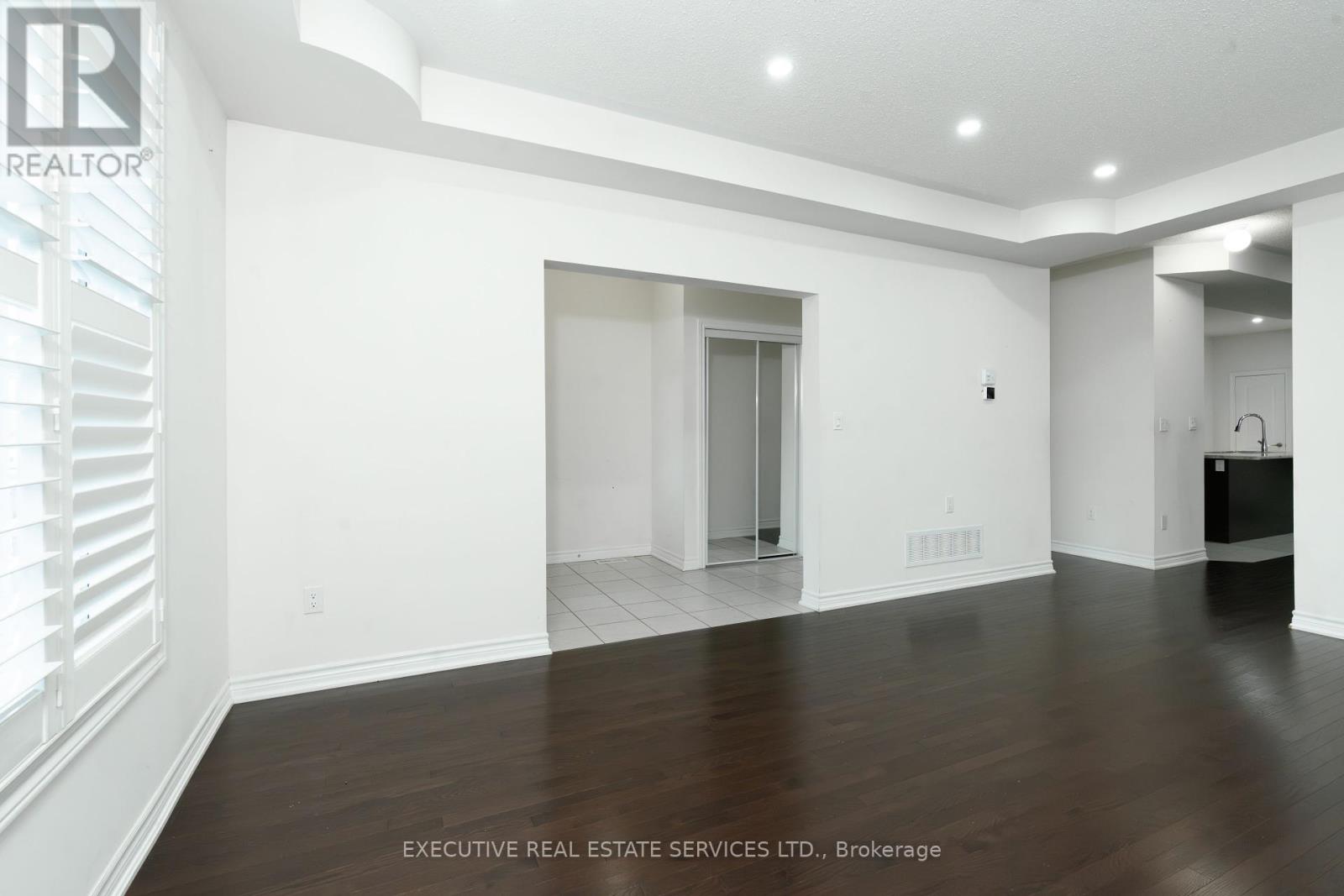 Photo 23 of 64 Hatton Court, Brampton ON