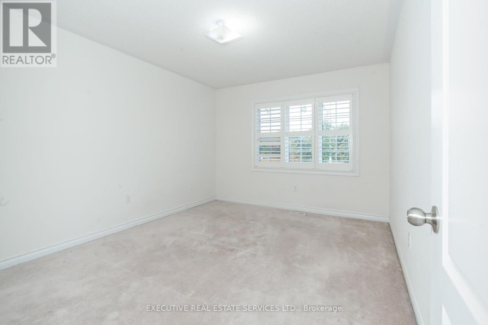 Photo 33 of 64 Hatton Court, Brampton ON